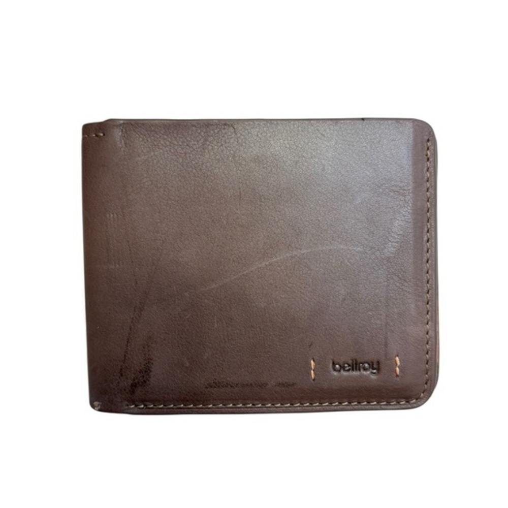 Bellroy bifold wallet “hide and seek” premium edition